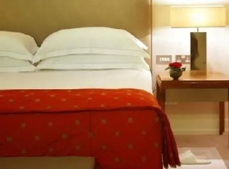 מלון Aghadoe Heights & 5*